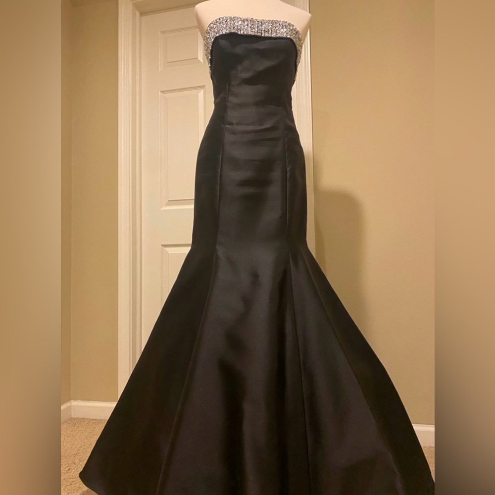 Mori Lee evening gown Black size M